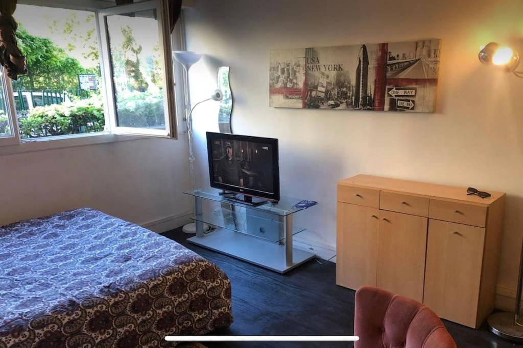Charming Studio At The Heart Of 14 Arrondissement Appartement Parijs Buitenkant foto
